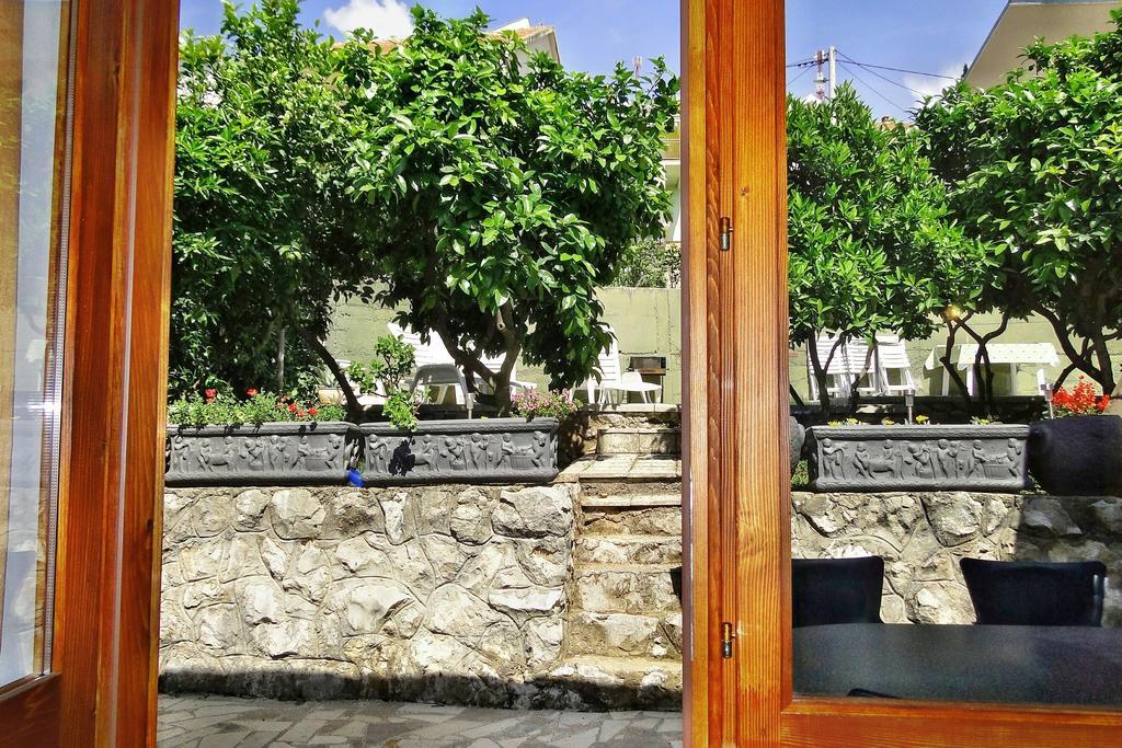 Holiday Home Apartment Tedo Klek Exterior foto