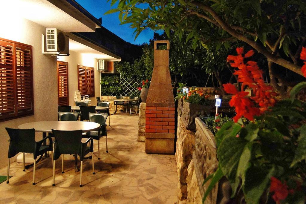 Holiday Home Apartment Tedo Klek Exterior foto
